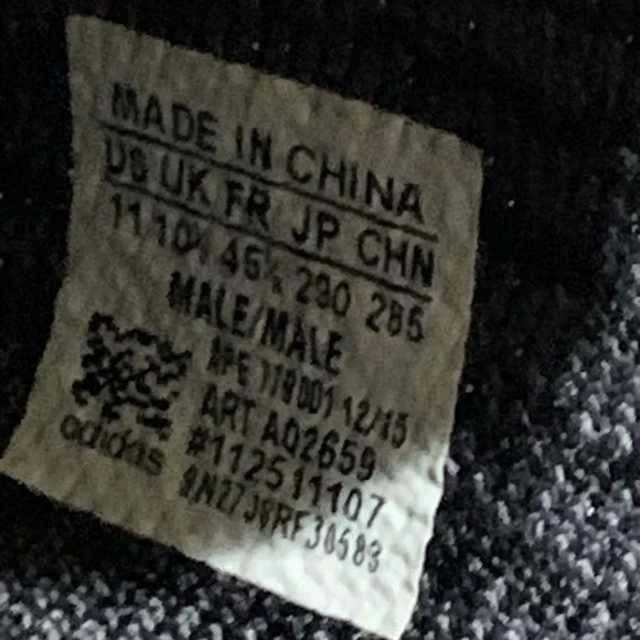 Adidas Yeezy 350 Boost Low Kanye West Triple Black Pirate Black AQ2659 BB5350 - Picture 8 of 11